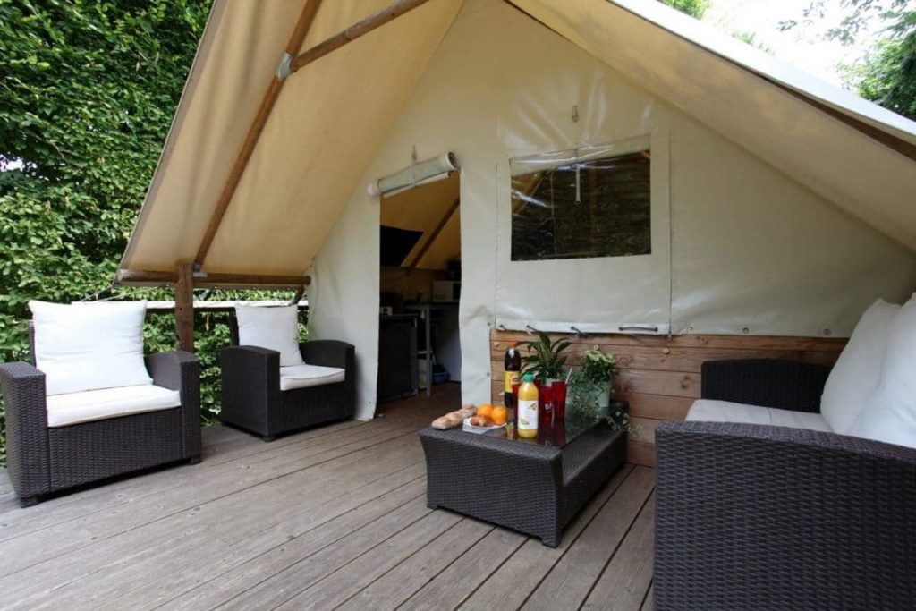 ongewone camping accommodatie: canvas hut