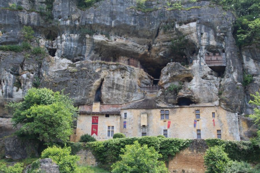chateau-falaise de reignac perigord noir